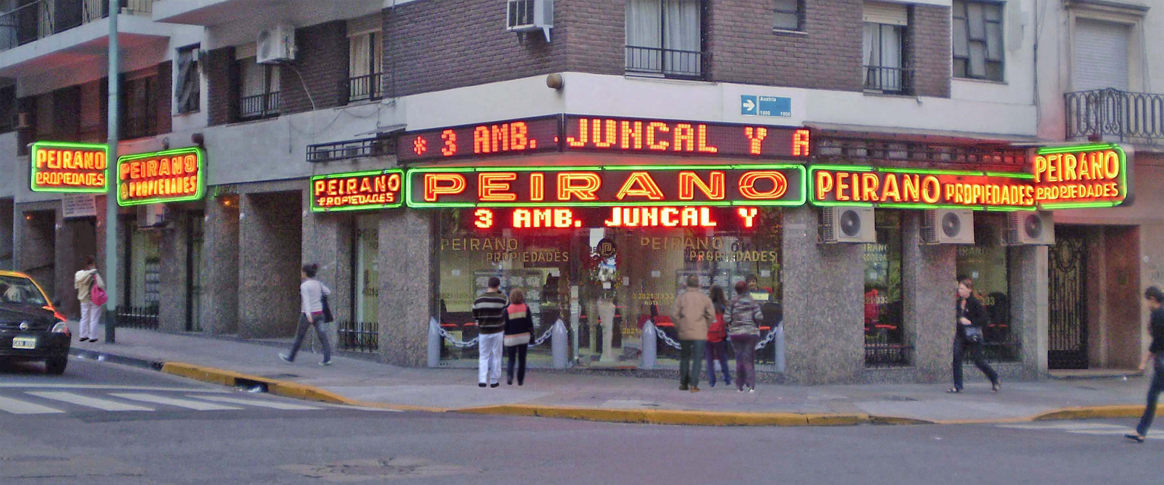 Fachada de Peirano Propiedades en Arenales esquina Austria, Recoleta